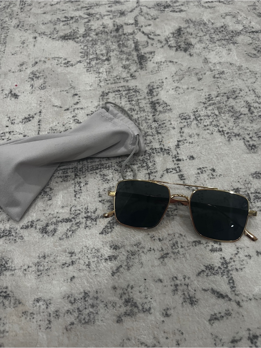 Square sunglasses with gold frame